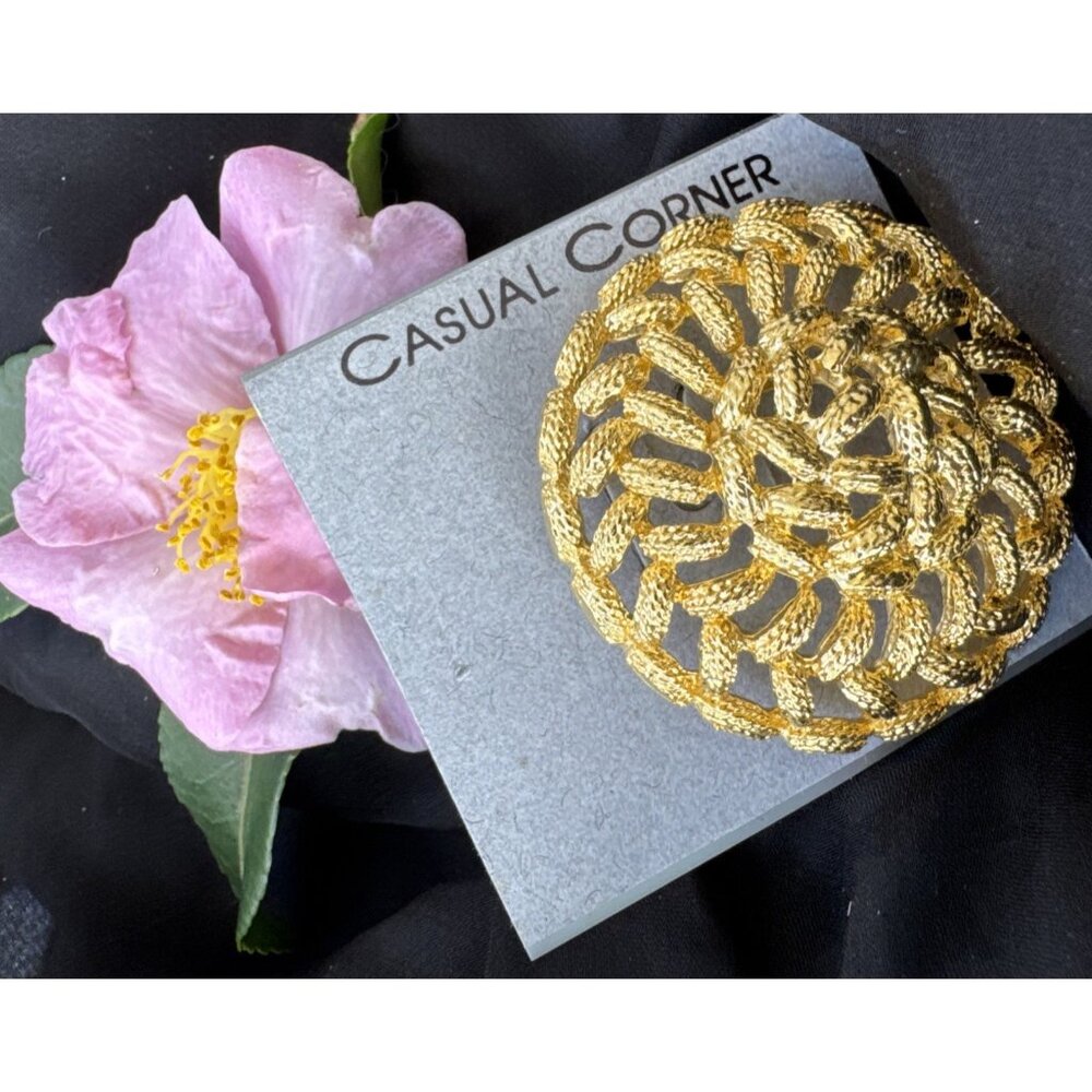 Casual Corner Signed Gold Tone Brooch Large Round Vintage 80's 2" NEW - Picture 2 of 9